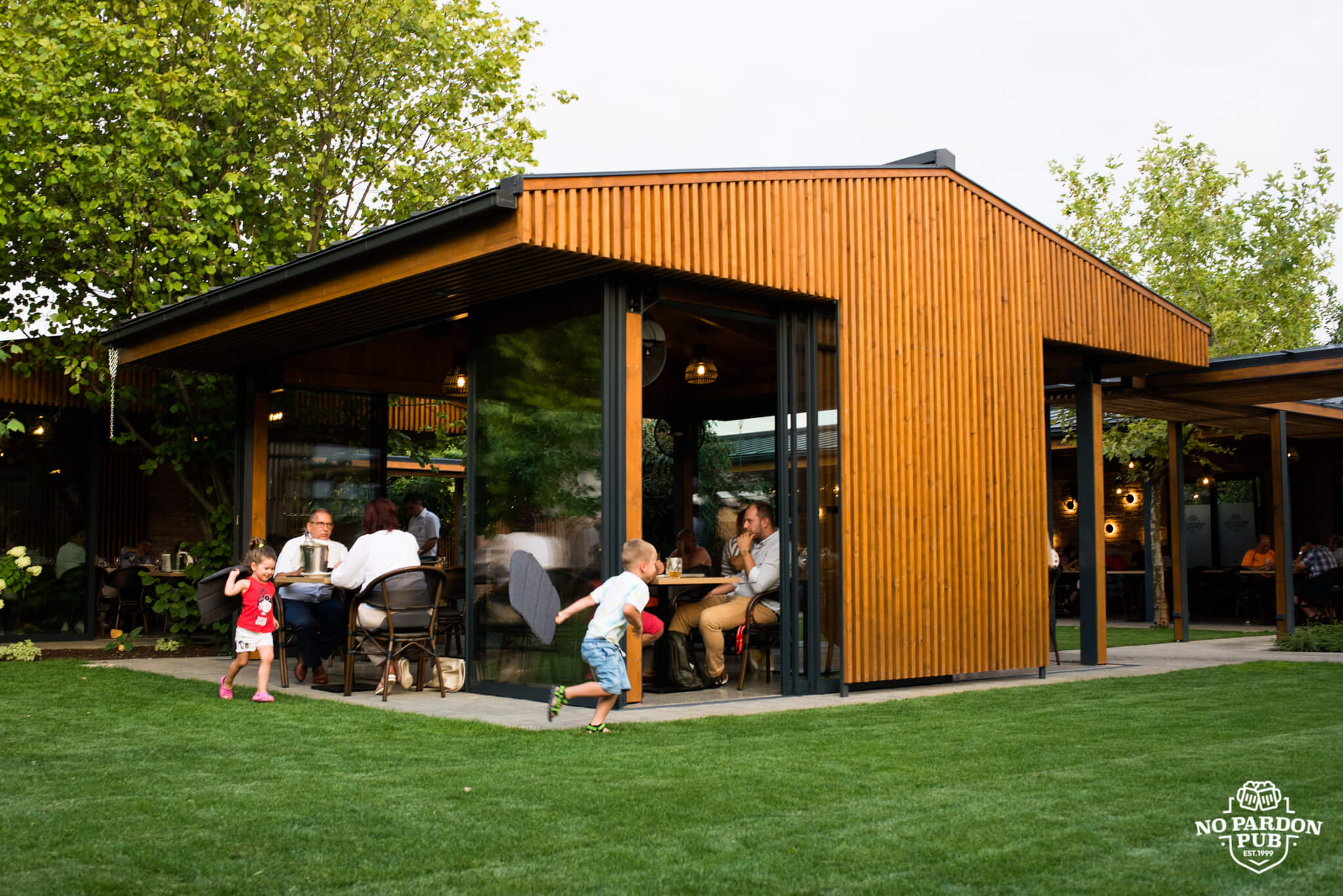 Grădina de vară No Pardon 1 Grădina de vară No Pardon